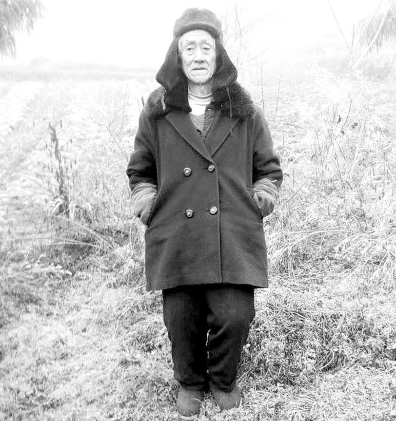 唐朝暉丨吹著口哨上課的三位代課老師